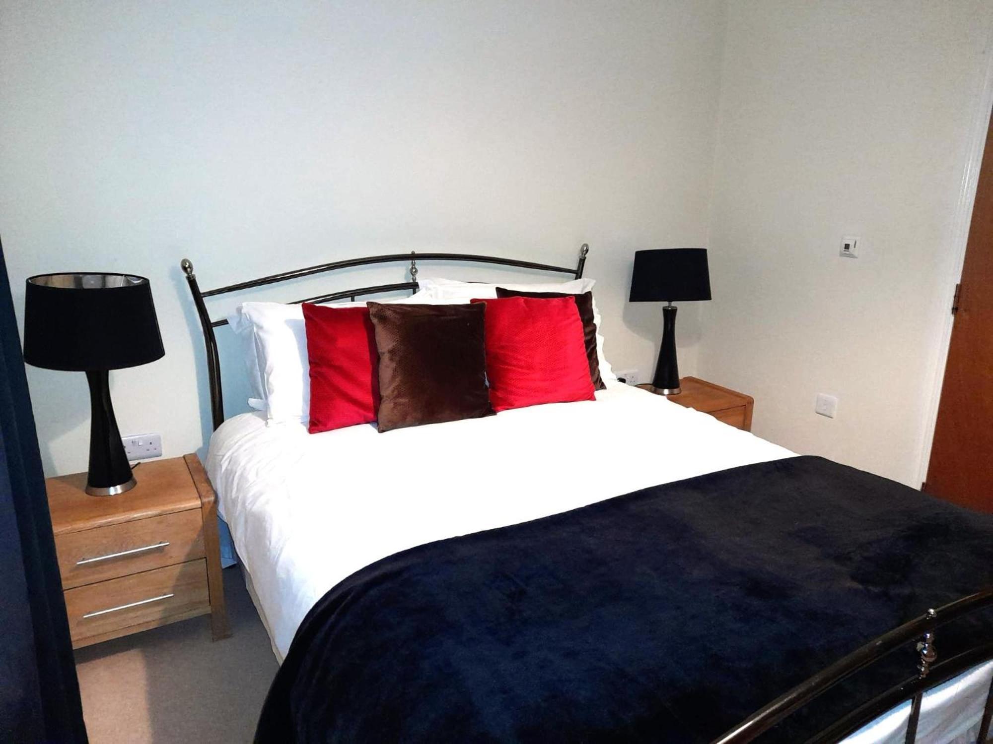 Apartment-- Free Parking 2 Bedrooms-2bathrooms-located In Jericho Close To Bus And Rail Station Apartament *