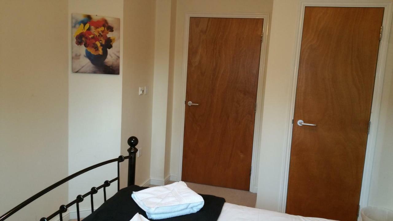 Apartment-- Free Parking 2 Bedrooms-2bathrooms-located In Jericho Close To Bus And Rail Station Oxford